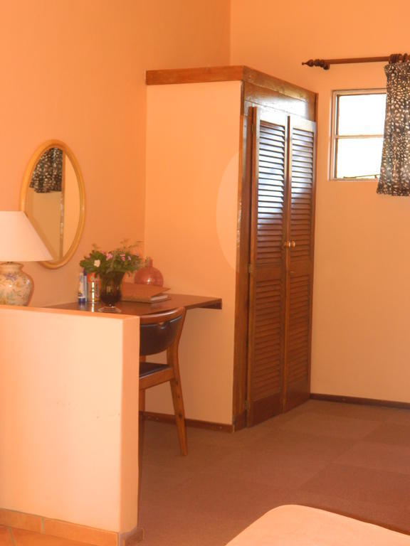 Corona Guest Farm Habitación foto